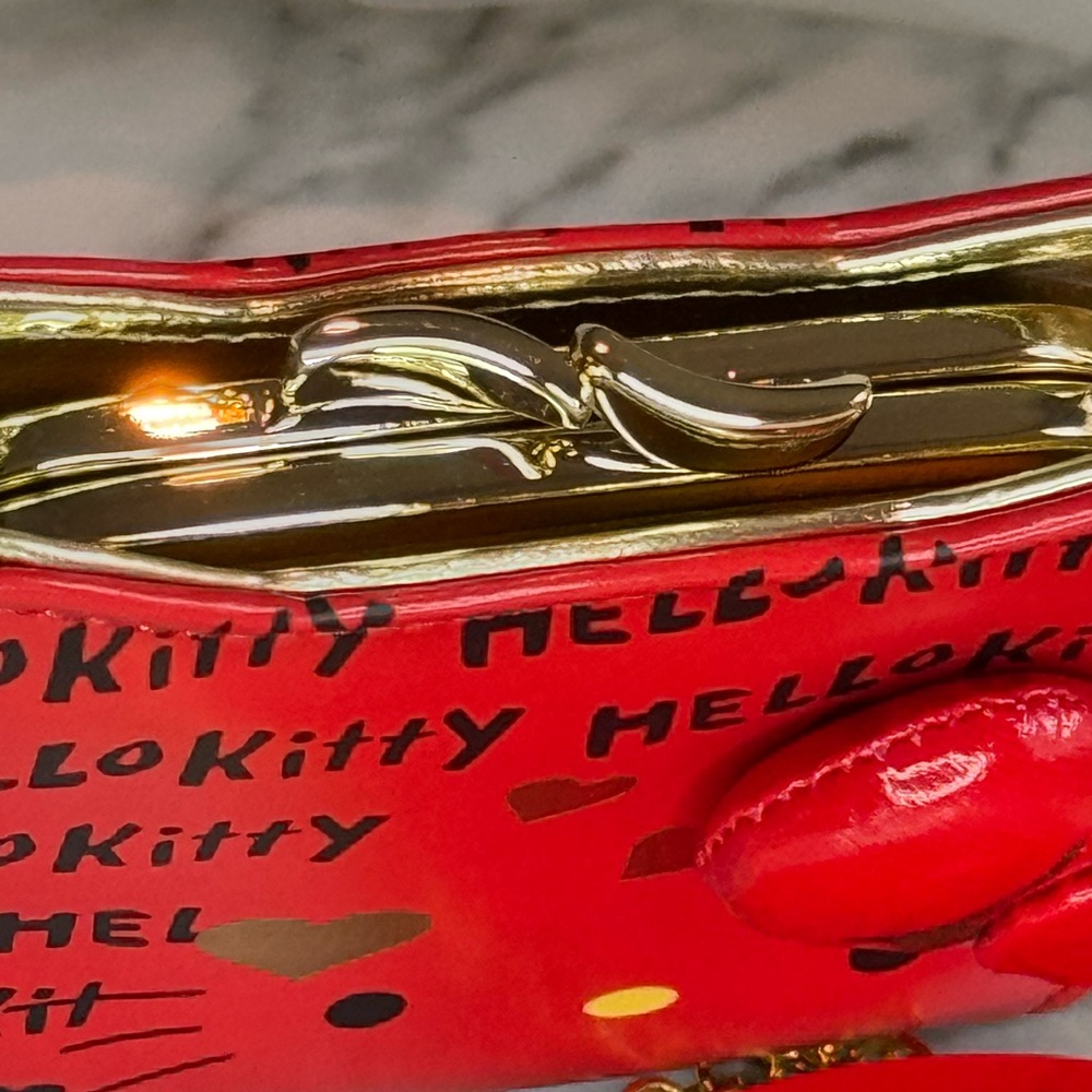 ❤️🤍💙 Hello Kitty Kiss Lock Coin Purse Eiffel Tower 2024 Summer Olympics Souvenir - Picture 5 of 10